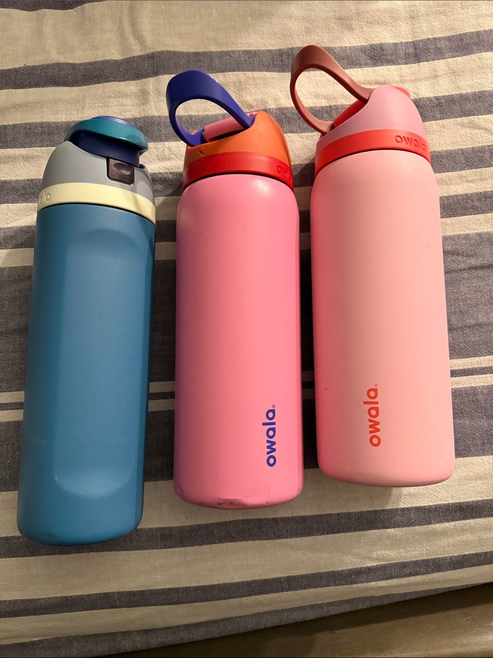 Bundle of 3 Owala Insulated Water Bottles